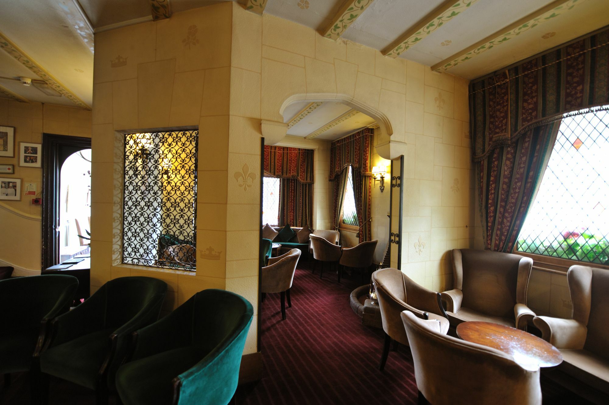The French Horn Hotel Reading Exterior photo